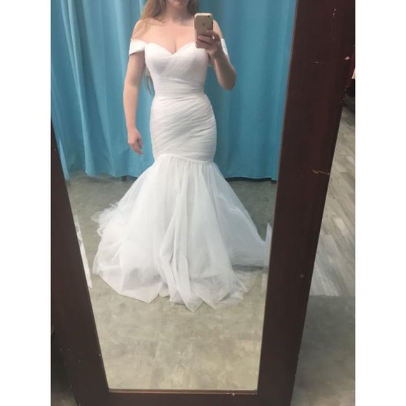 New White Wedding Dress, Small Size 6, Off-the-Shoulder, Mermaid, Corset Lace-up - Picture 5 of 15